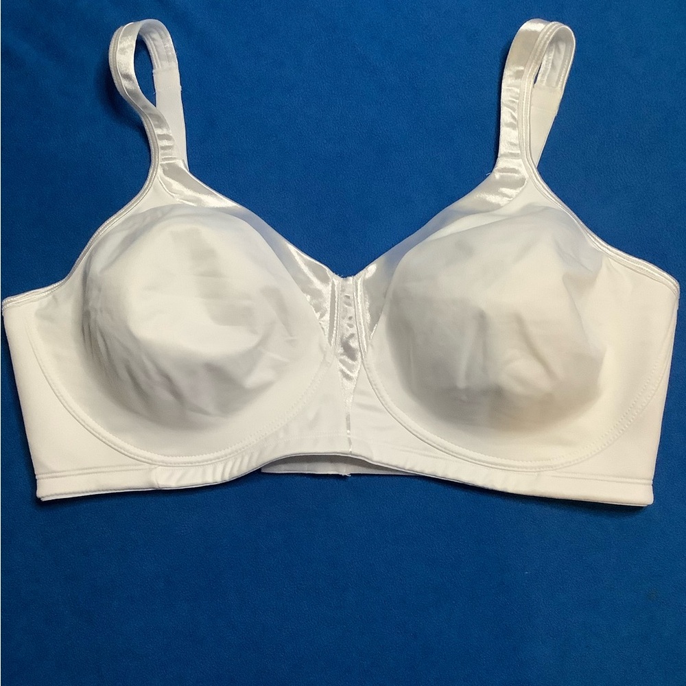 Playtex Full Figure 18 Hour Sleek & Smooth Wireless Bra Sz 44D White 4803 NWOT